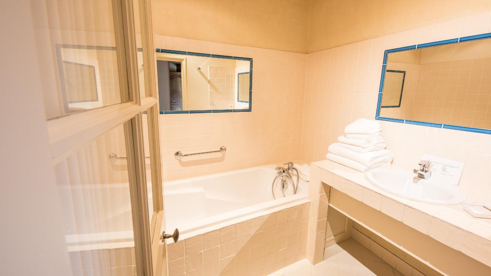 Le Champ Des Oiseaux Hotel & Spa ทรัวส์ ภายนอก รูปภาพ